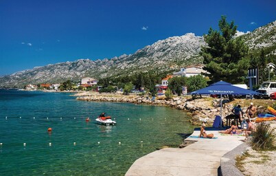 Nice apartment in Starigrad Paklenica