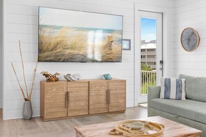 Smart TV, video games - 88° GAS Heated Pool, 85" TV, 3 King Beds, Steps to Beach, Arcade, Shuffleboard (Gulf Shores)