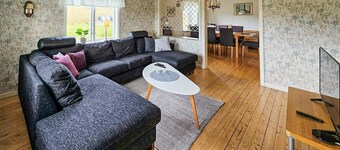 Nice home in åsenhöga with WiFi