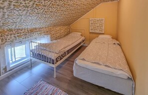 4 chambres, lit de bébé portatif, accès au Wi-Fi (inclus)