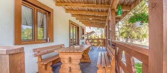 Belle maison de 4 chambres à Huta.