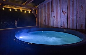 Indoor spa tub