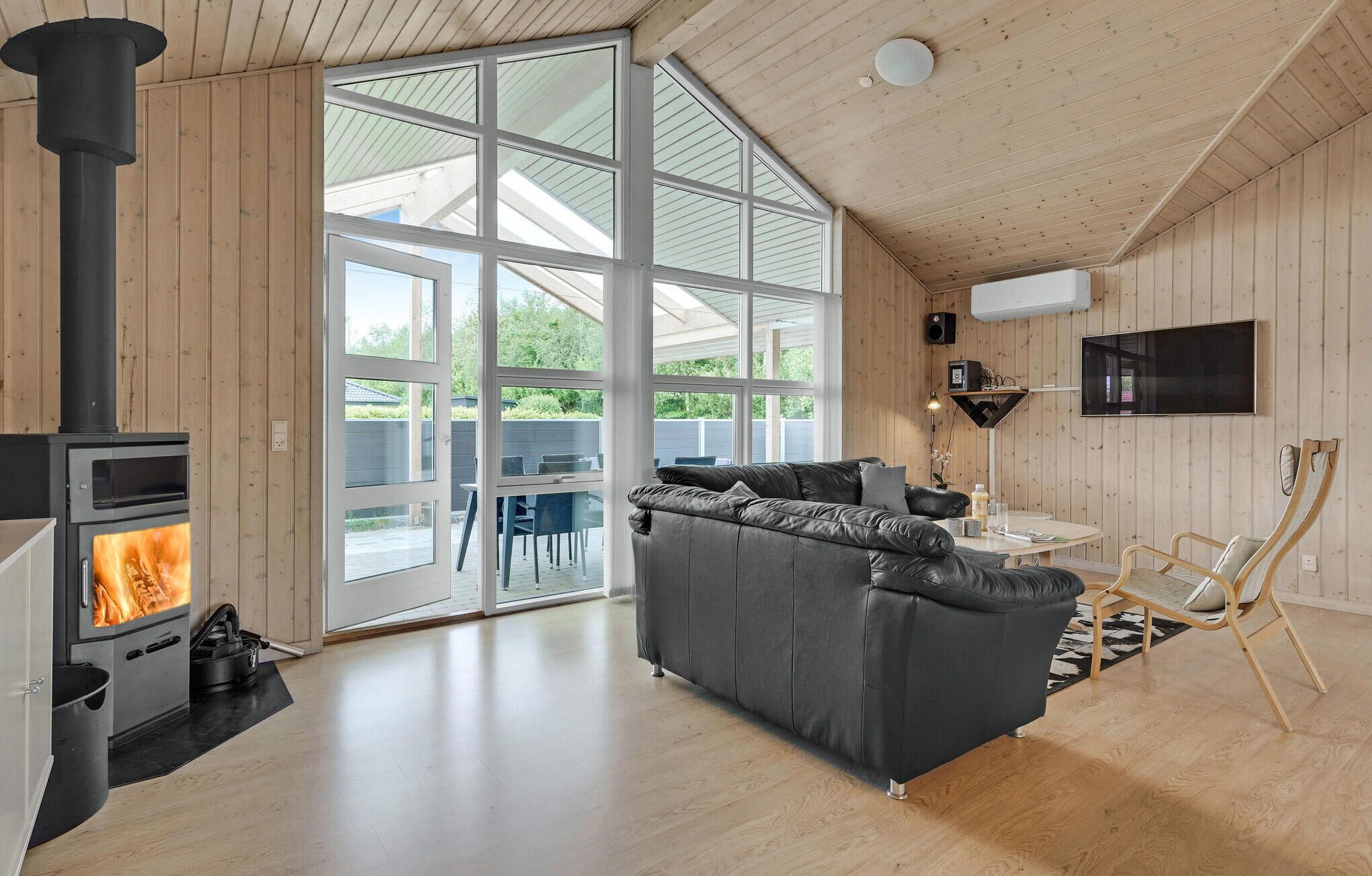 TV, fireplace, DVD player