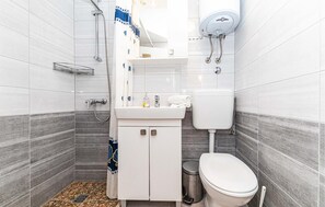 Douche, sèche-cheveux