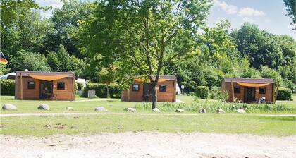Lovely home in Süsel with lake view