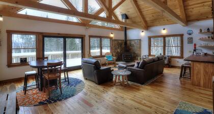 Maine Land - Newly decorated and beautiful home along the Birches Beach Road!