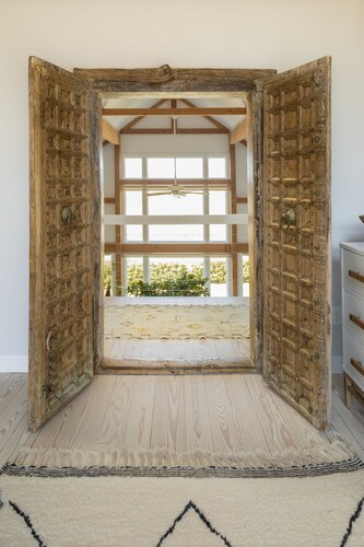 Private Hilltop Chilmark Estate with private tennis court, gym and hot tub