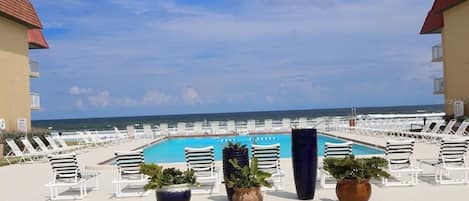 Outdoor pool, a heated pool
