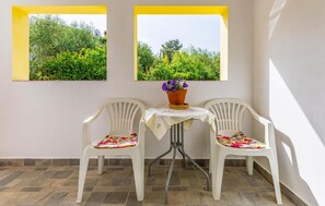 Outdoor dining - Nice apartment in Pula with WiFi (Pula)