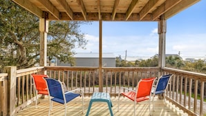 House, 3 Bedrooms | Balcony - Gotta Getaway (Harkers Island)