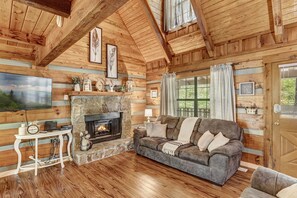 Smart TV, fireplace, streaming services