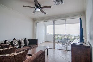 TV - Casa Blanca Golf Villas 2 Bedrooms Condo E 304 (Puerto Peñasco)