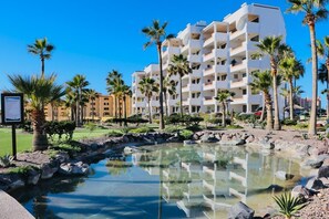 Property grounds - Casa Blanca Golf Villas 2 Bedrooms Condo E 301 (Puerto Peñasco)