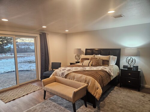 Guests Say:  "METICULOUSLY CLEAN"  and  "ABSOLUTELY BEAUTIFUL!"