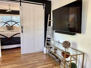 1 makuuhuone, silitysrauta/-lauta, ilmainen Wi-Fi, vuodevaatteet