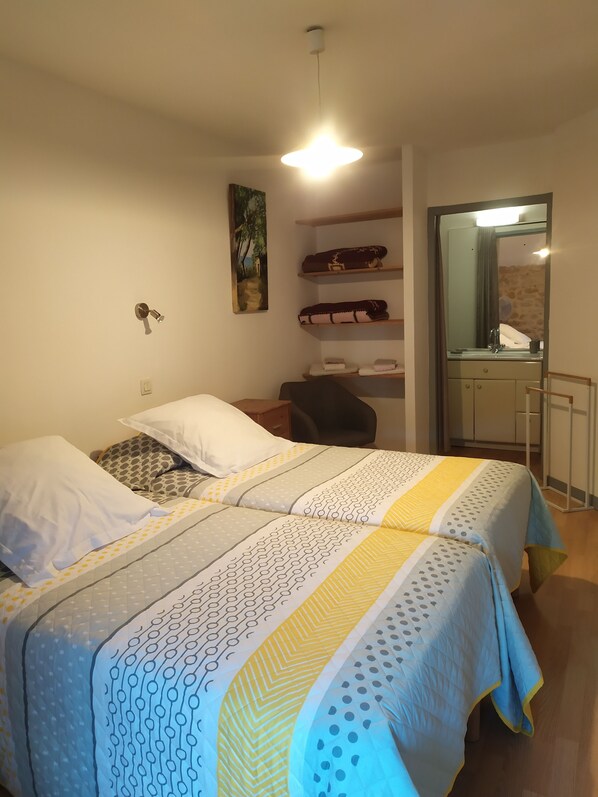 1 bedroom, free WiFi, bed sheets