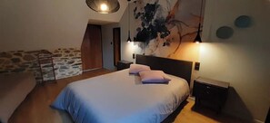 3 室のベッドルーム、アイロン / アイロン台、WiFi (無料)
