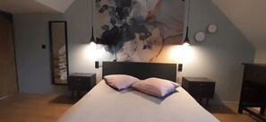 3 bedrooms, iron/ironing board, free WiFi