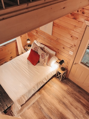1 habitación, escritorio, tabla de planchar con plancha y wifi gratis 
