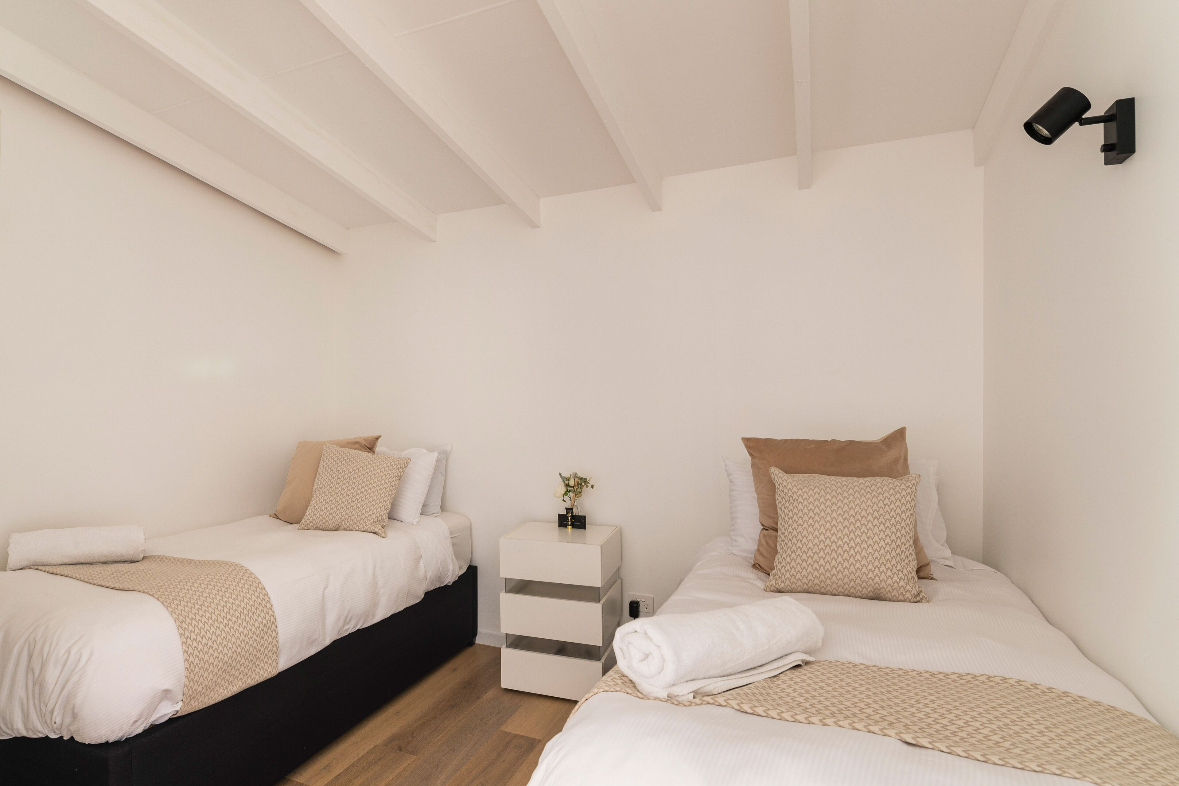 POORINDA RETREAT — image 13