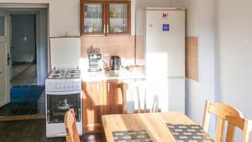 Kühlschrank, Herdplatte, Geschirrspüler
