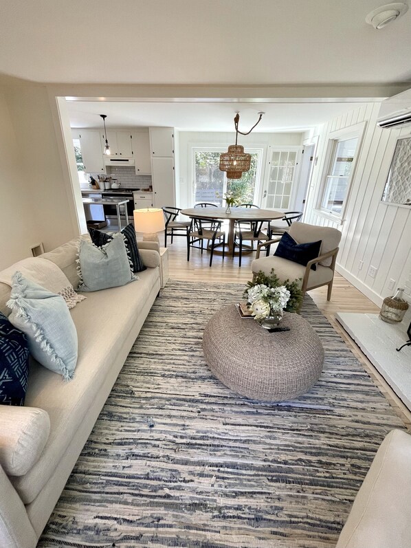 Smart TV, chimenea, Netflix y reproductor de DVD 