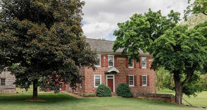 The 1764 Mohler House! Beautifully Restored Farmhouse 3BR/4BA on 9aces w/firepit