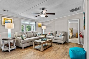House, 4 Bedrooms | Living room - Sandy Feet (Harkers Island)