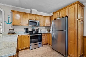 House, 4 Bedrooms | Private kitchen