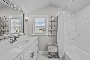 House, 2 Bedrooms | Bathroom | Towels