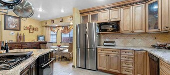 Spacious home w/ HOT TUB near UNR, San Rafael Park