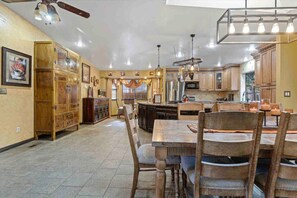 تناول الطعام