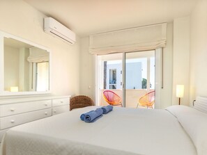 3 bedrooms, iron/ironing board, travel cot, free WiFi