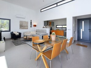 TV - Stunning private villa for 6 guests with WIFI, private pool, A/C, TV and terrace (Benissa)