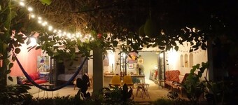 Super sweet & stylish 2-bedroom with record player and lots of outdoor space