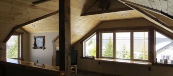 On the shores of Ducklake only minutes from Glacier Park, and Waterton Park park