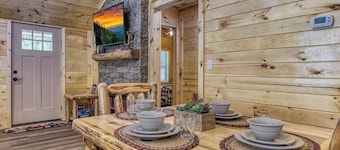 Creekside Cabin | Pet-Friendly, Hot Tub & Fire Pit