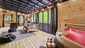 Interior - Romantic Smoky Mountain Getaway • Blackbear Lodge (Cosby)