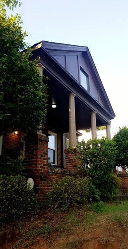 The Original Madison's Home is Located 2 Mins from Downtown