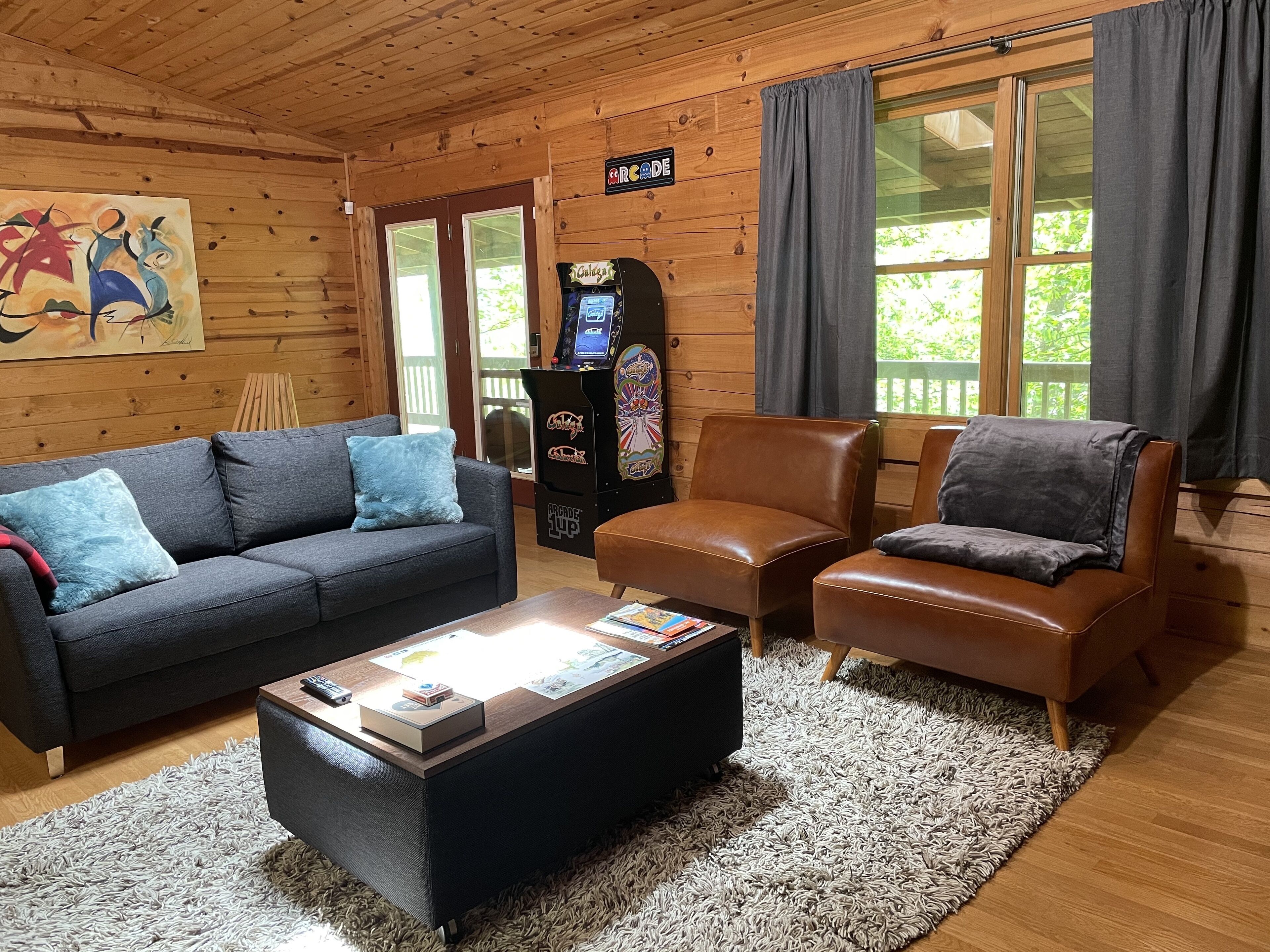 Sunset Ridge: Cozy cabin nestled in the mountains