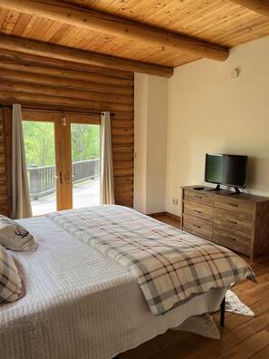 3 chambres, fer et planche à repasser, Wi-Fi gratuit, draps fournis
