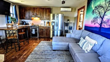 TV, fireplace, Netflix, streaming services