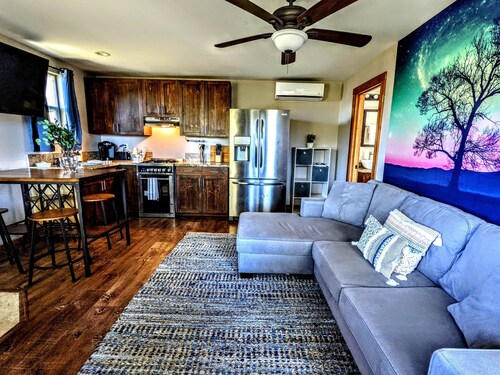 # 2. Eagle's Perch - 1 Bedroom Cabin with Fireplace & Views