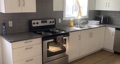 2 bedroom guest suite close off Boucherie road wine trail