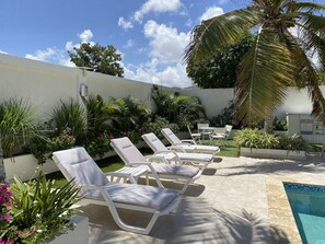 Indoor pool - Palm Beach Stunning Villa 13-Beds 10-Baths -26ppl (Noord)