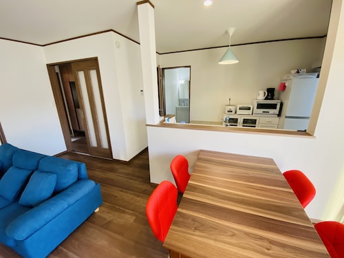 客室内のダイニングエリア