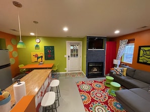 Smart TV - Fun w/Loft! Beach ~Nature Trails ~Grill~ Firepit ~Indiana Dunes National Park  (Gary)