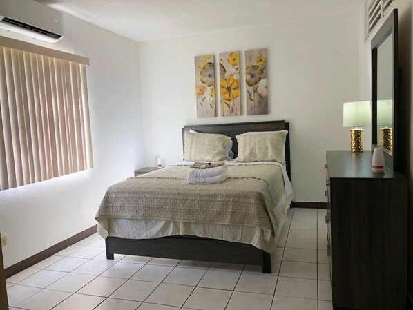 2 bedrooms, WiFi - ☆ ENTIRE GUEST HOUSE 2 BED 1 BATH SANTA RITA ☆ (Santa Rita)