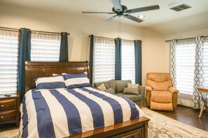 6 Schlafzimmer, Schreibtisch, Bügeleisen/Bügelbrett, kostenloses WLAN