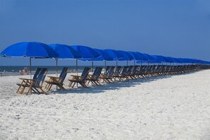 On the beach, beach towels - 215 Ocean View | Steps to Beach | Pools & Tennis (Hilton Head Island)